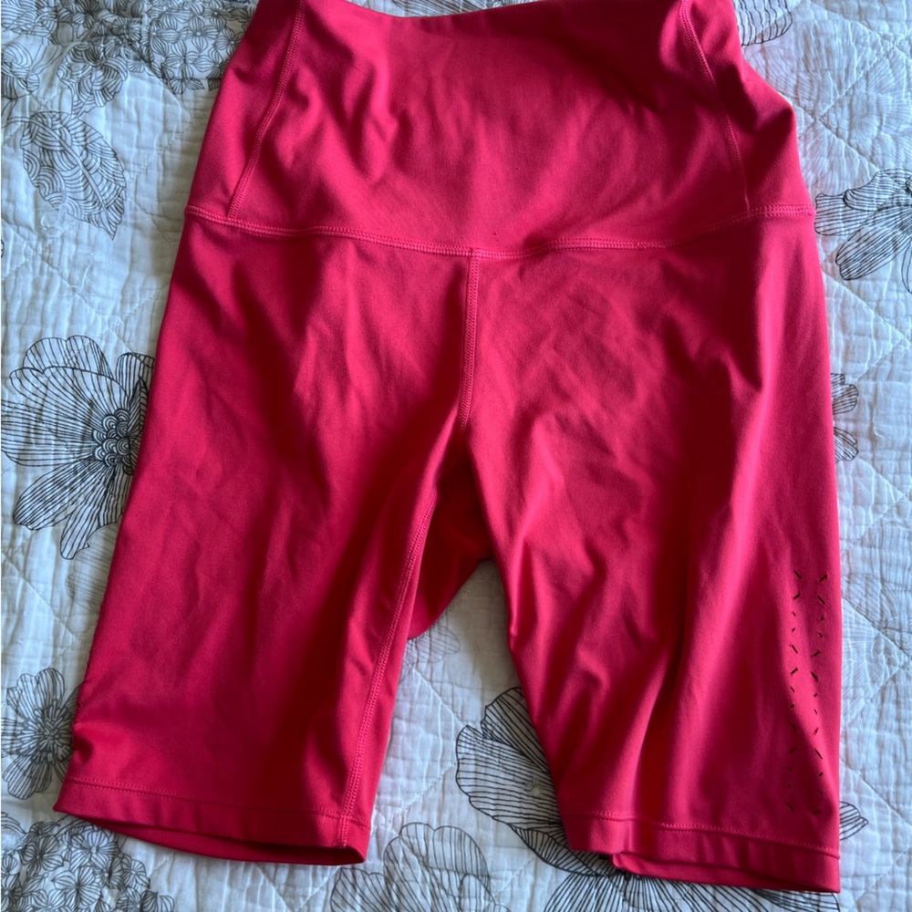 Pink cropped Zella shorts